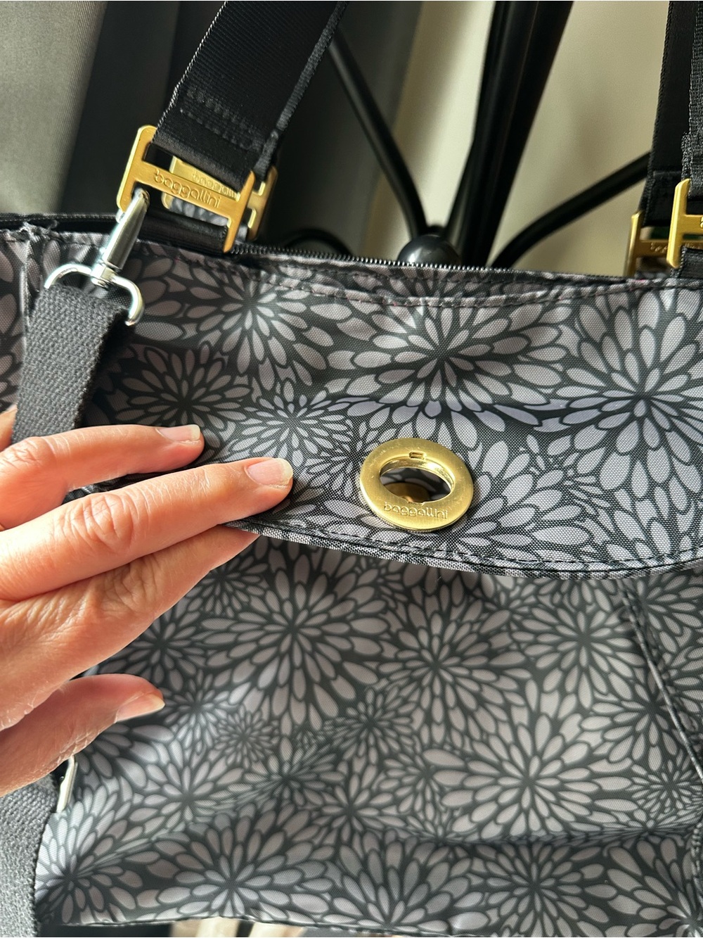 Baggalini Midnite Blossom Travel Tote - Picture 6 of 12